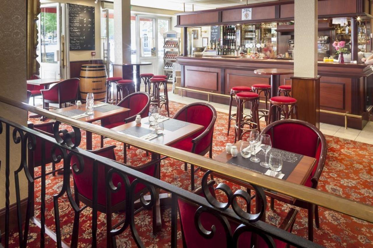 Brit Hotel Le Lion D'Or チノン エクステリア 写真