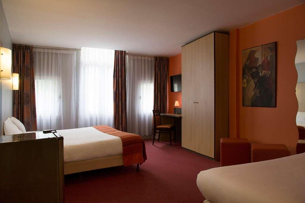 Brit Hotel Le Lion D'Or チノン 部屋 写真