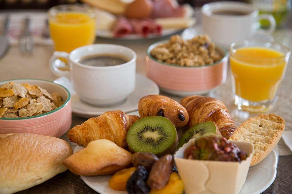 Brit Hotel Le Lion D'Or チノン 設備 写真