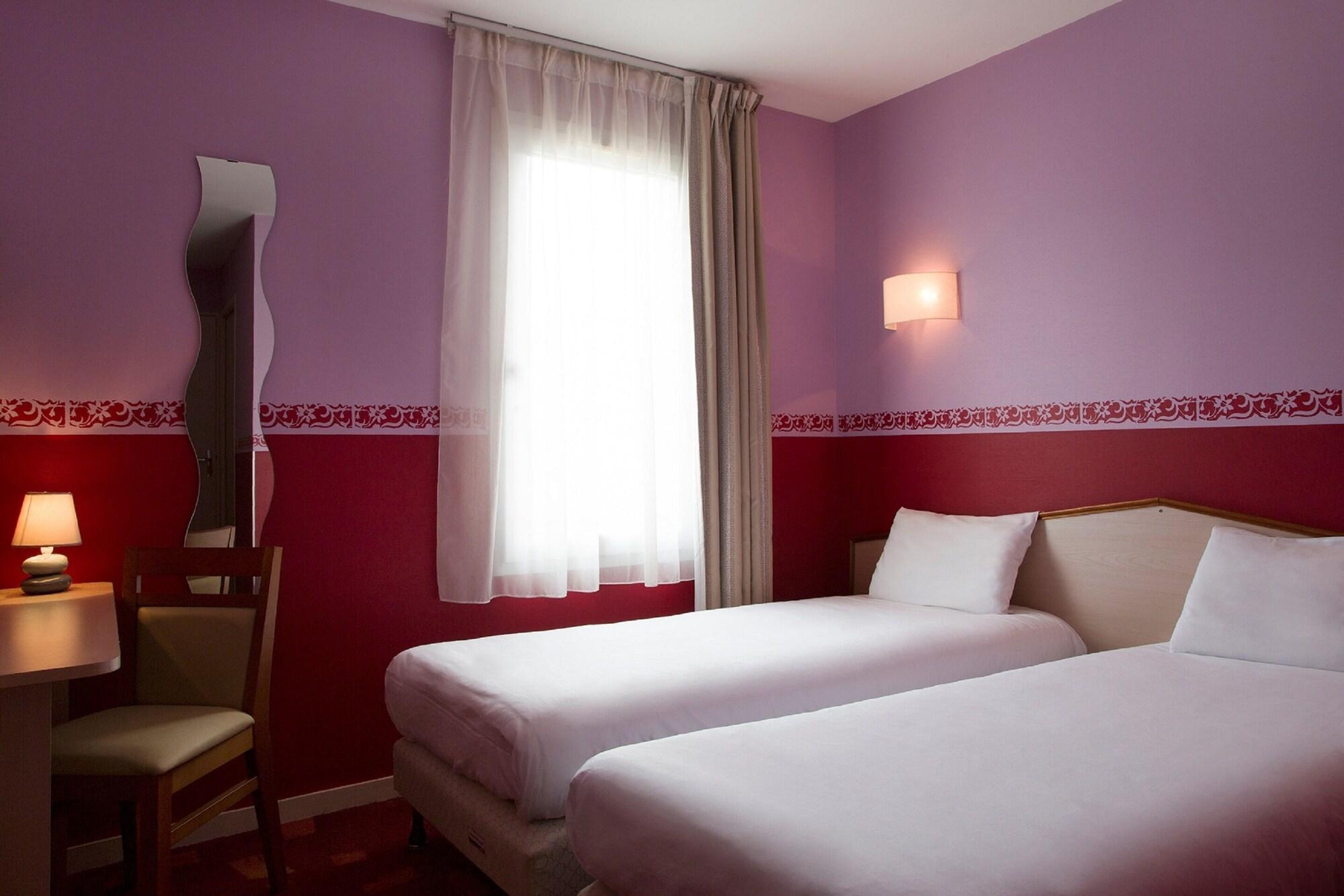 Brit Hotel Le Lion D'Or チノン エクステリア 写真