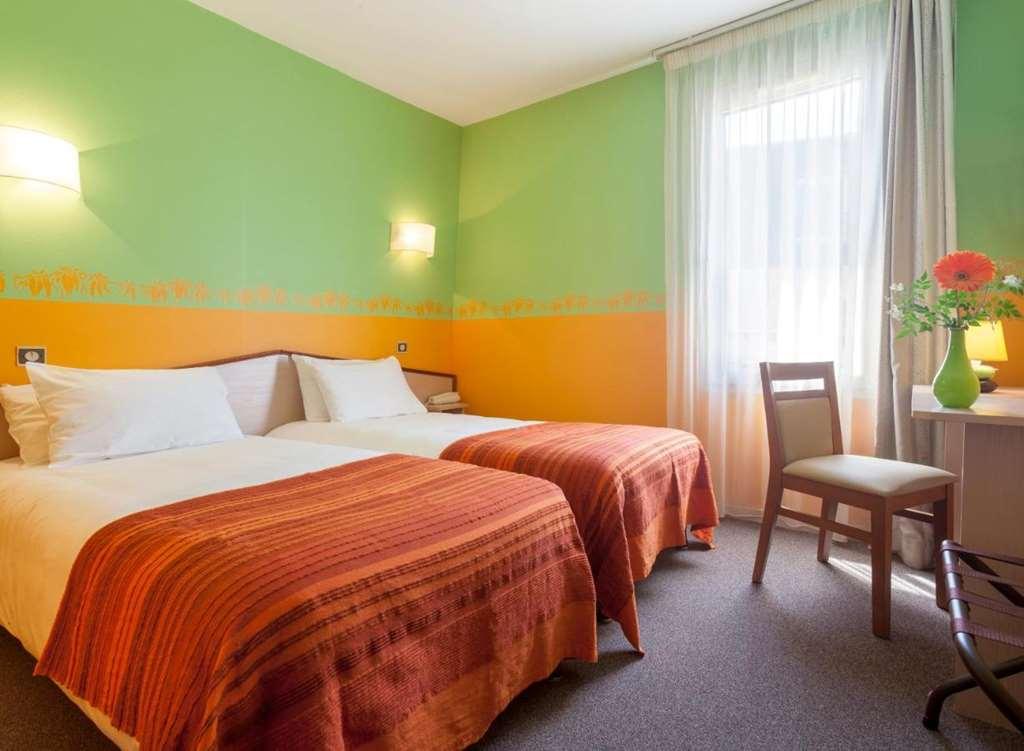 Brit Hotel Le Lion D'Or チノン 部屋 写真