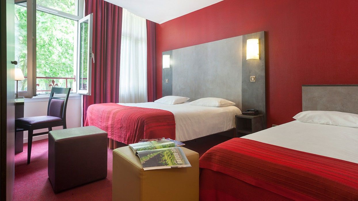 Brit Hotel Le Lion D'Or チノン エクステリア 写真