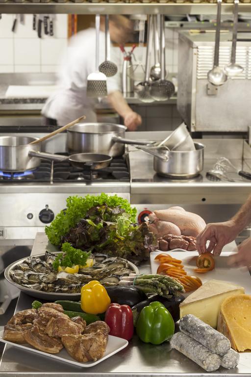 Brit Hotel Le Lion D'Or チノン エクステリア 写真