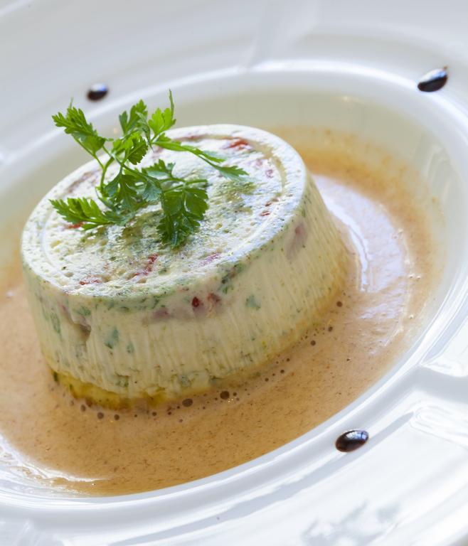 Brit Hotel Le Lion D'Or チノン エクステリア 写真